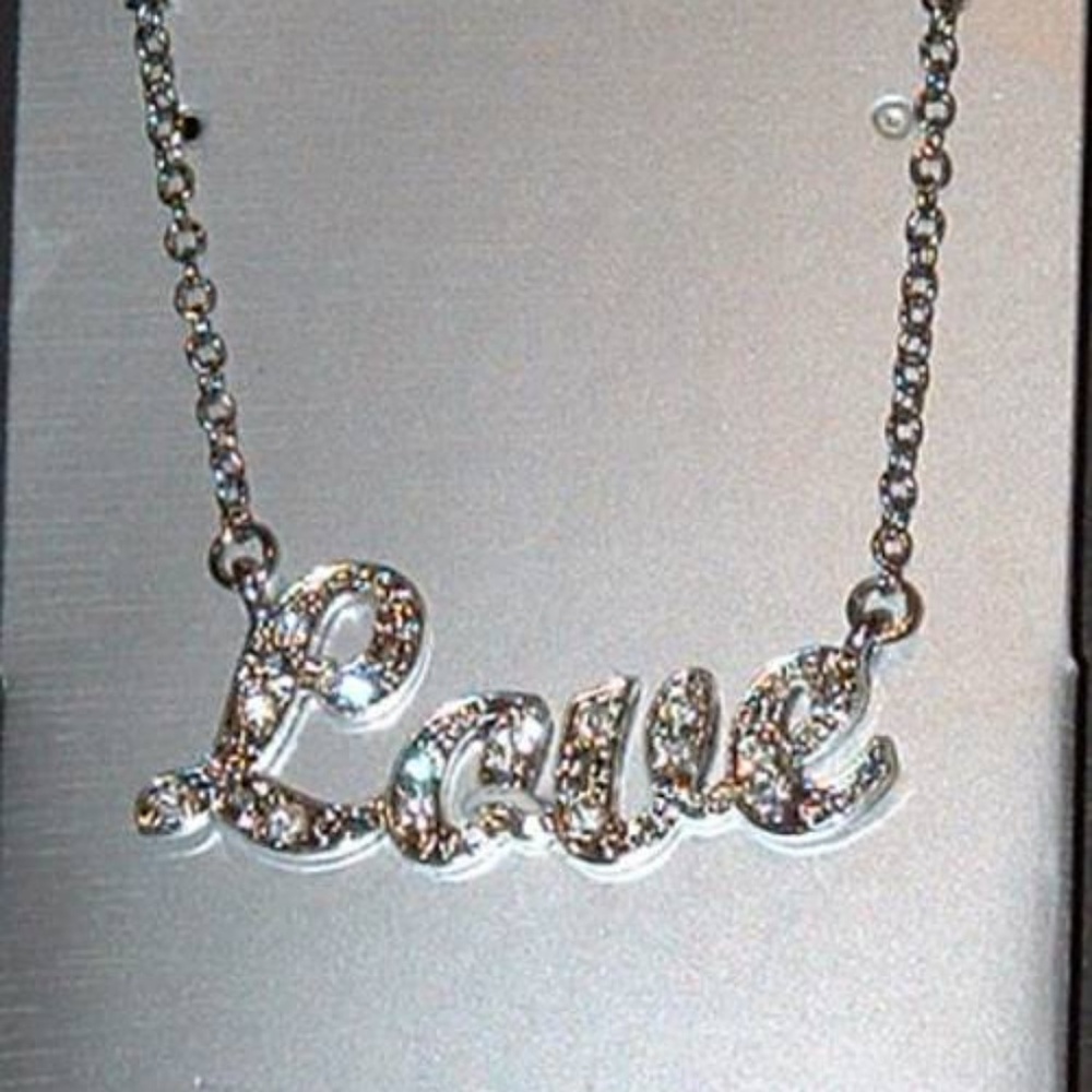 Costume Jewelry LOVE on chain silvertone